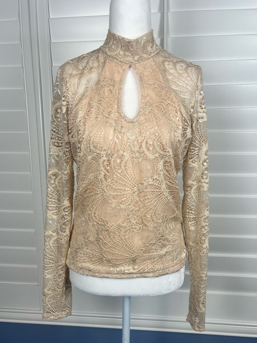 Charlotte Russe Beige Lace Mock Neck Keyhole Long Sleeve Top Romantic Large